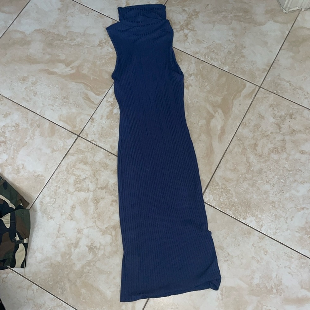 Cotton Midi blue dress with lines running down and little neck cover